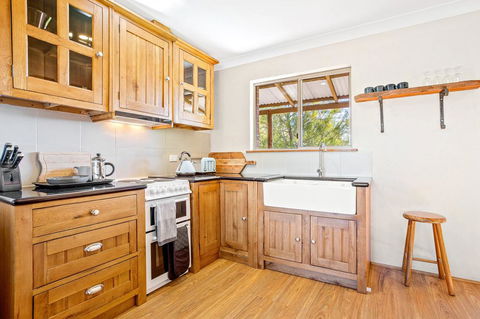 Braeside Cabin Two - Alphitonia - e-Seniors 2