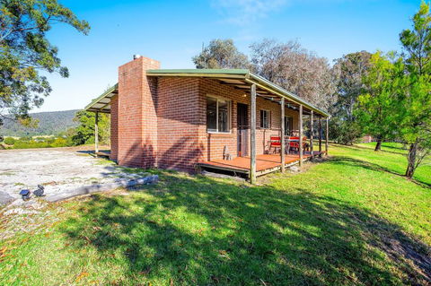 Braeside Cabin Two - Alphitonia - e-Seniors 0