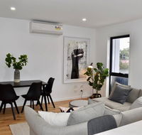 Brand New 2 Bed Apartment with Stunning City Views - e-Seniors