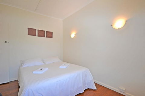 Breakers 4 2 Hill Street - e-Seniors 3