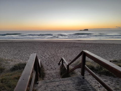 Breakers At Mudjimba Beach - e-Seniors 1