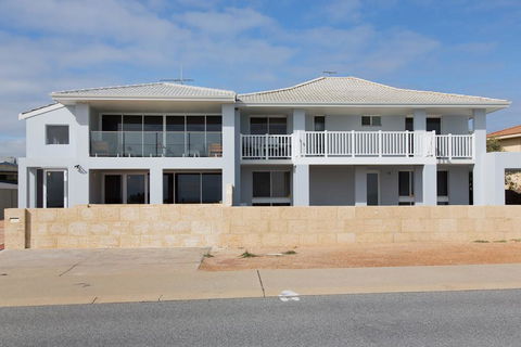 Blue Bay Beach Stay - Mandurah - e-Seniors 0