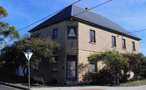 Blue Bell Inn - e-Seniors 0