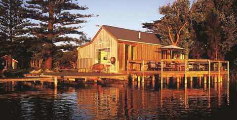Boathouse - Birks River Retreat - e-Seniors 0