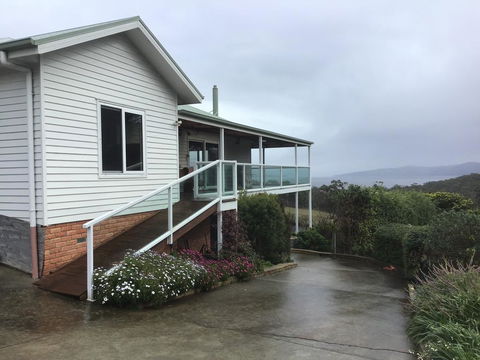 Bruny Sunset Beach GateAway - e-Seniors 0