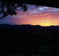 Byron Bay hinterland house - amazing sunset views - e-Seniors