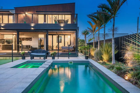 Byron Bay Holistic Beachside Sanctuary - e-Seniors 0