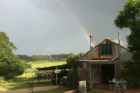 BYRON BAY'S HISTORIC BARNSTAY! - e-Seniors 1