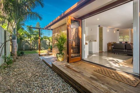 Byron Beachside Bungalow - e-Seniors 1