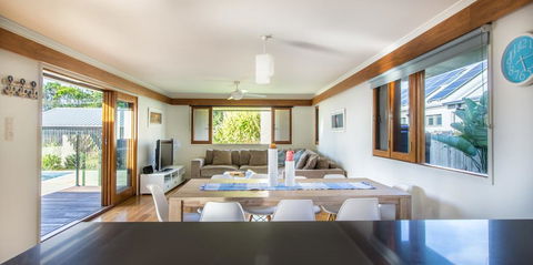 Byron Beausoleil - Belongil Beach - e-Seniors 1