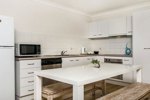 Byron Lakeside Holiday Apartments - e-Seniors 1