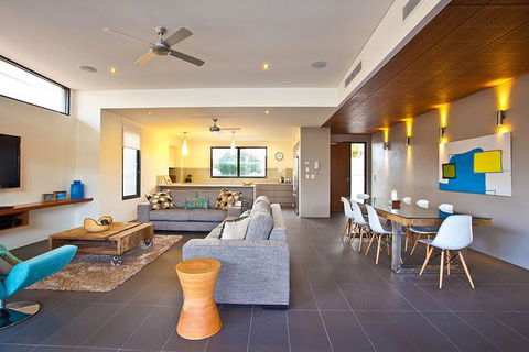 Byron Luxury Beach Houses - e-Seniors 3