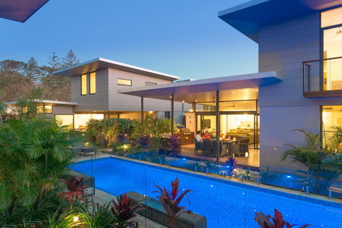 Byron Luxury Beach Houses - e-Seniors 2