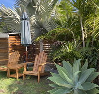 Byron Moon Large House  Half Moon Cottage - e-Seniors