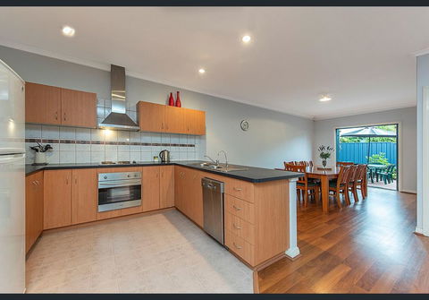 Cardiff St House - e-Seniors 0