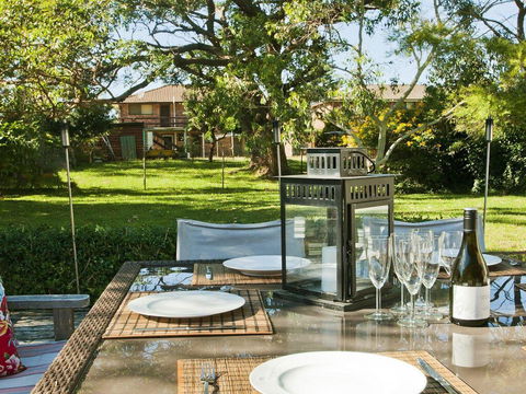 Casa Callala On King George - Well Appointed Home - e-Seniors 1