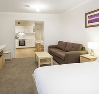 Cascades 3 Well Appointed and Central location - e-Seniors