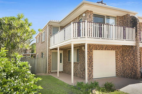 Castions - Lennox Head - e-Seniors 0