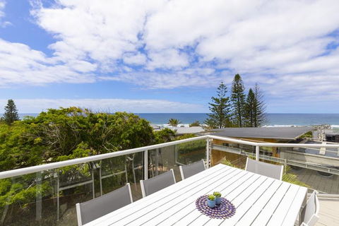 Casual Hamptons Living, Sunshine Beach - e-Seniors 0