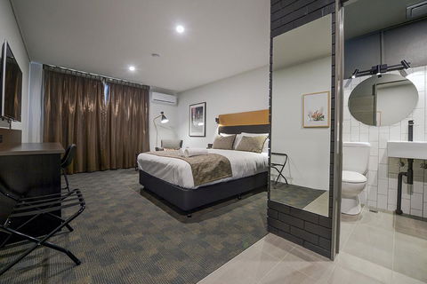CBD Motor Inn - e-Seniors 0
