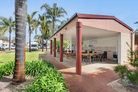 Central Caravan Park - e-Seniors 1
