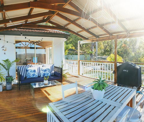 Central Coast Getaway 4B Family Holiday Home - e-Seniors 3