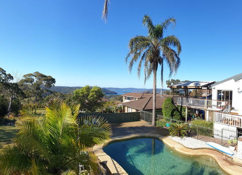 Central Coast Getaway 4B Family Holiday Home - e-Seniors 0