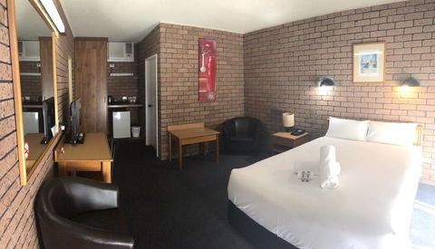 Cessnock Vintage Motor Inn - e-Seniors 3