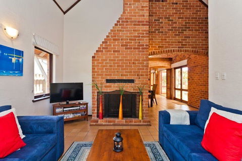 Chateau Cottesloe By The Beach - e-Seniors 3