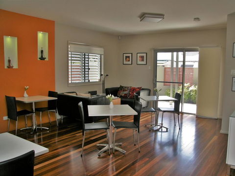 Chaucer Palms Boutique B&B - e-Seniors 2
