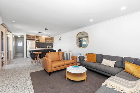 City Courtyard Apartment - e-Seniors 2