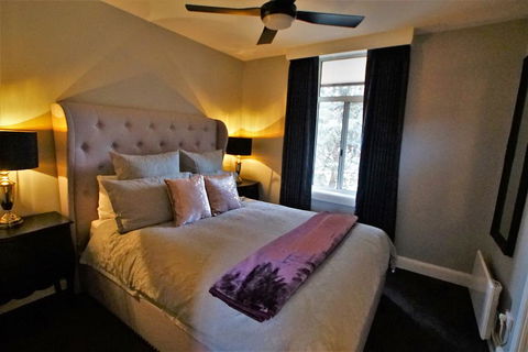 City Life Apartment-full Kitchen & Separate Bedroom - e-Seniors 3