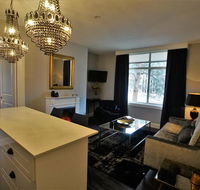 City Life Apartment-full kitchen  separate bedroom - e-Seniors
