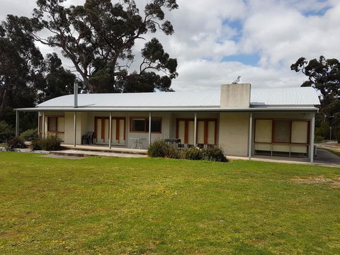 Classic Retreat - e-Seniors 0