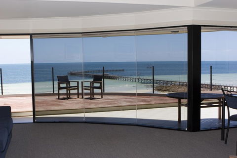 Cliff House Beachfront Villas - e-Seniors 1