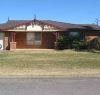 Close to Tea Gardens Waterfront - e-Seniors