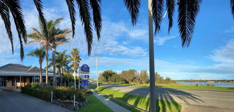 Coastal Waters Motor Inn - e-Seniors 1