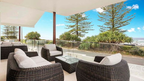 Coco De Mer Beach Villa - e-Seniors 0