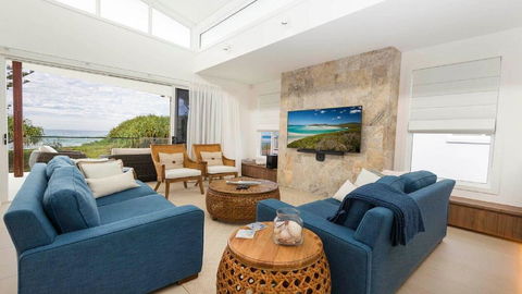 Coco De Mer Beach Villa - e-Seniors 1
