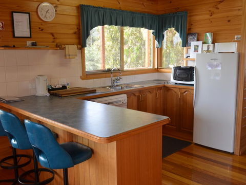 Coles Bay House - e-Seniors 2