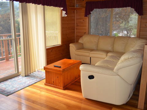 Coles Bay House - e-Seniors 1