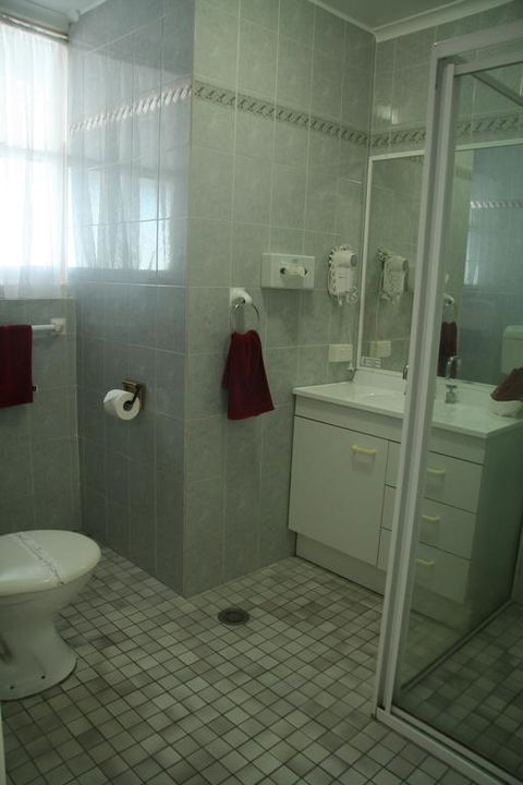 Colonial Court Motor Inn - e-Seniors 3