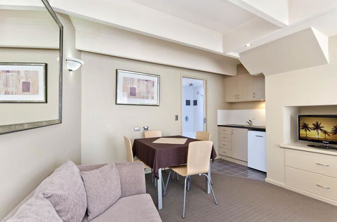 Comfort Inn On Raglan - e-Seniors 2