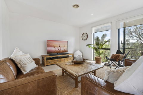 Comfy Coast Drive Condo - e-Seniors 3