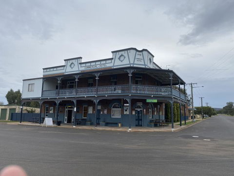 Commercial Hotel Curlewis - e-Seniors 0