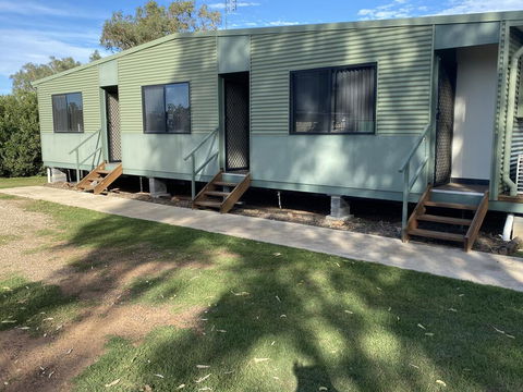 Commercial Hotel Curlewis - e-Seniors 1