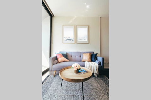Convenient & Cozy 1BR Next To Mall. 10 Min To CBD - e-Seniors 2