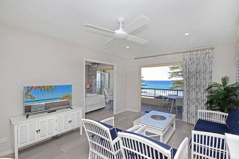 Coolum Baywatch Luxury Style Penthouse, Linen Included, WIFI, 500 Bond - e-Seniors 2