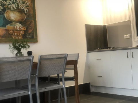 Coonawarra Cabins Unit A - e-Seniors 3