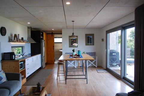 Coopers Ocean Cabin And Jacuzzi - e-Seniors 2